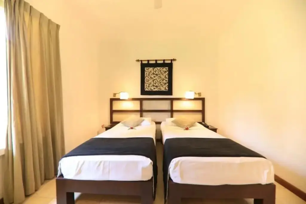 Катунаяке: Tamarind Tree Garden resort