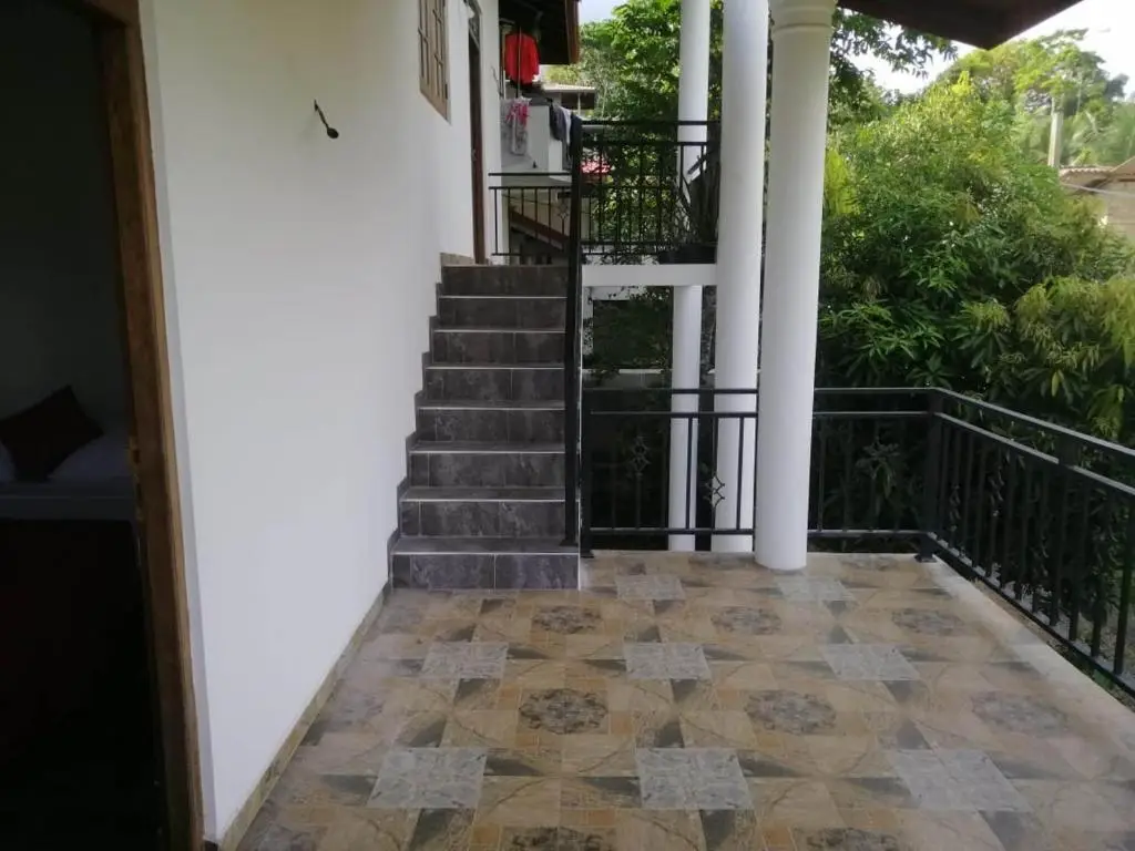 Галле: The Villa Cabob
