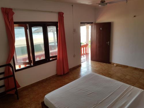 Хамбантота: Happy Beach Guest House