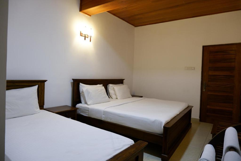 Бандаравела: Riverside Inn Hotel