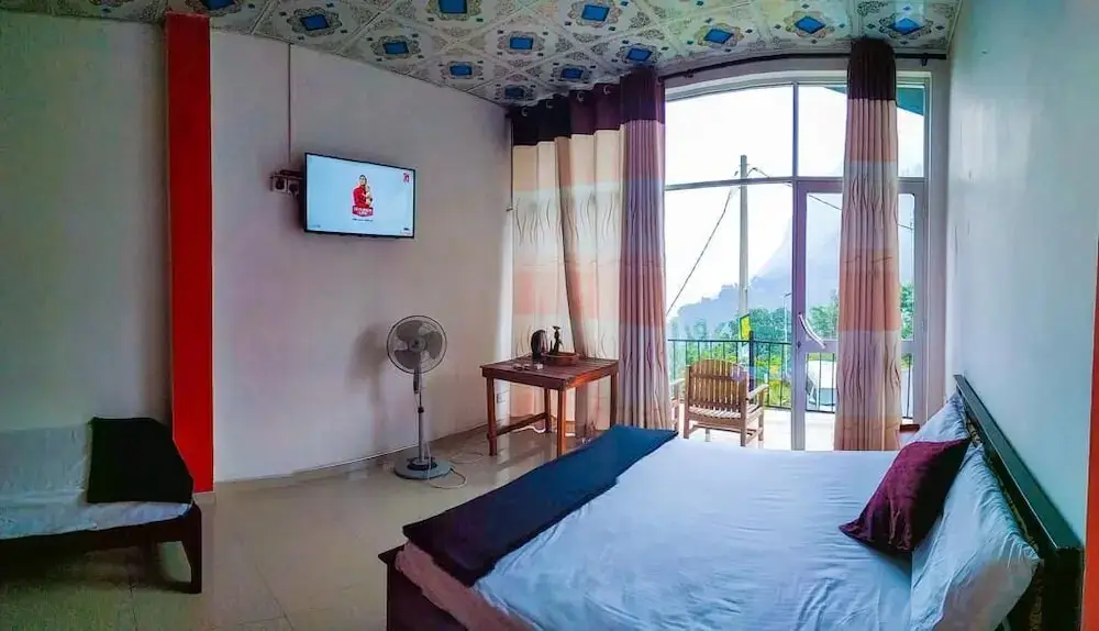 Элла: Dewy Arena Hotel