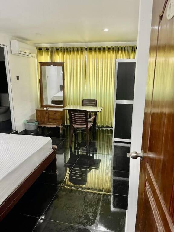 Коломбо: Venus Hotel