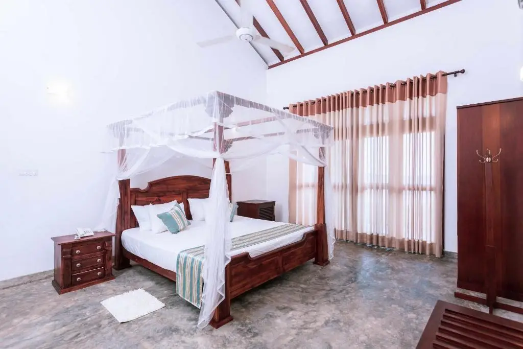 Велигама: 360 Surf Weligama Bay