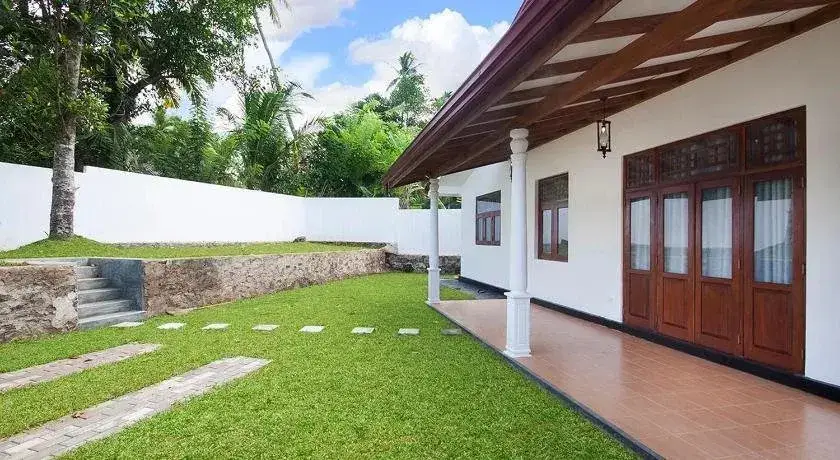 Хиккадува: Krishanth Villa
