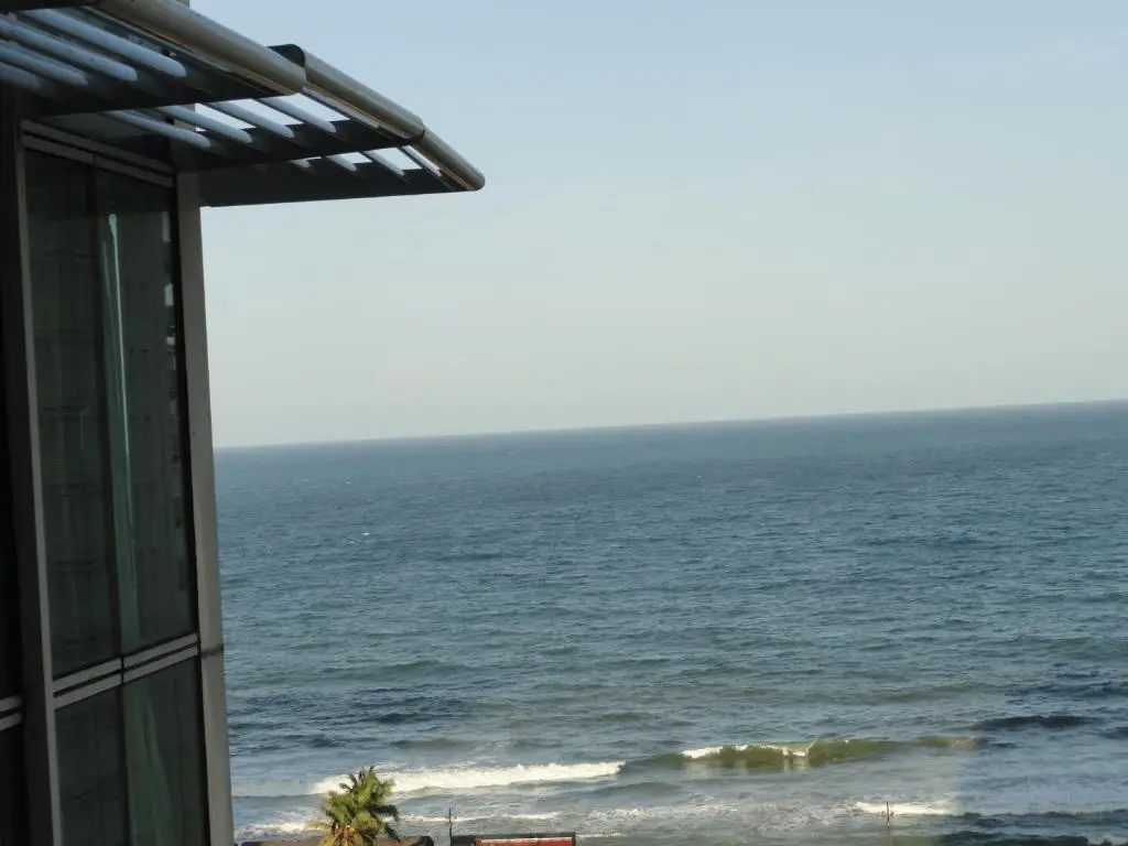 Коломбо: Sea View Monarch Apartment located within Cinnamon Grand Hotel Complex
