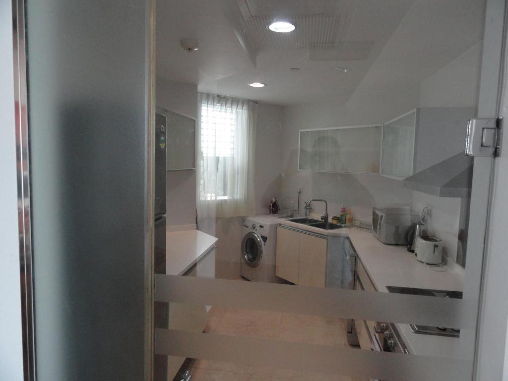Коломбо: Sea View Monarch Apartment located within Cinnamon Grand Hotel Complex