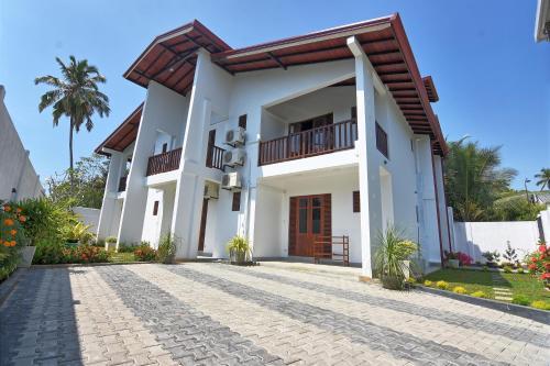 Ахангама: Villa Effort
