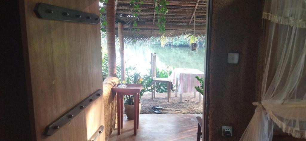 Ахангама: River island cabanas weligama