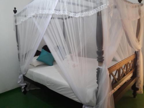 Хиккадува: Dahana Holiday House
