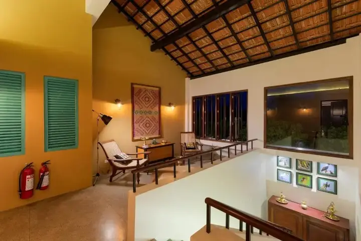 Хунгама: Bungalow By The Beach