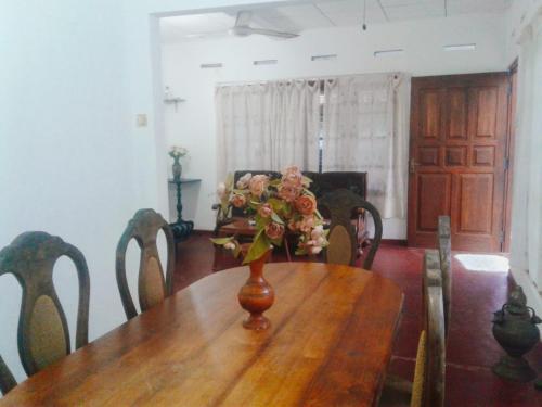Оваканда: Sanithu Homestay Galle