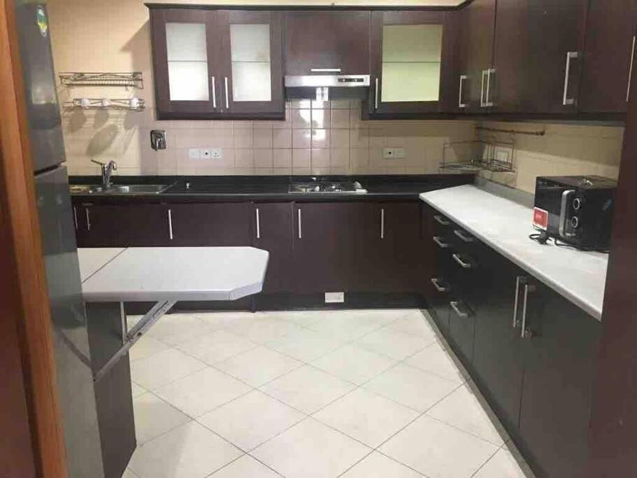 Коломбо: 3 Bedroom Rental With Pool And Gym
