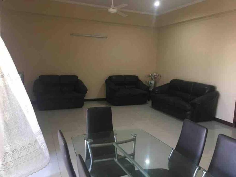 Коломбо: 3 Bedroom Rental With Pool And Gym