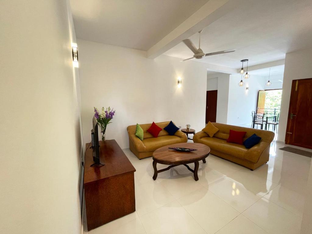 Келания: Welaratne Apartment
