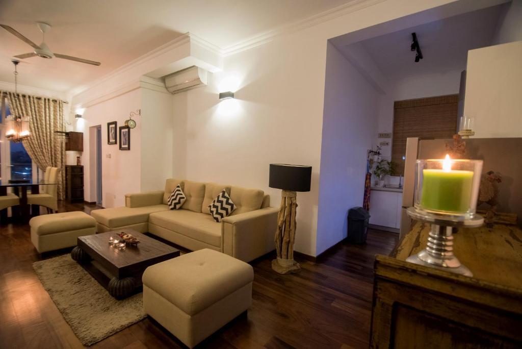 Гора Lavinia: Sea View Fully Furnished 2BR Luxury Apartment
