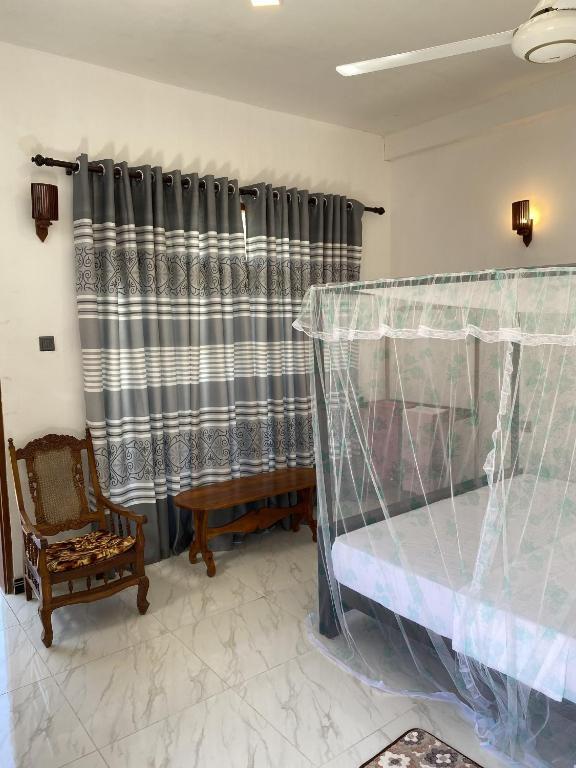 Диквелла: Nimal's Superior Sweet Apartment