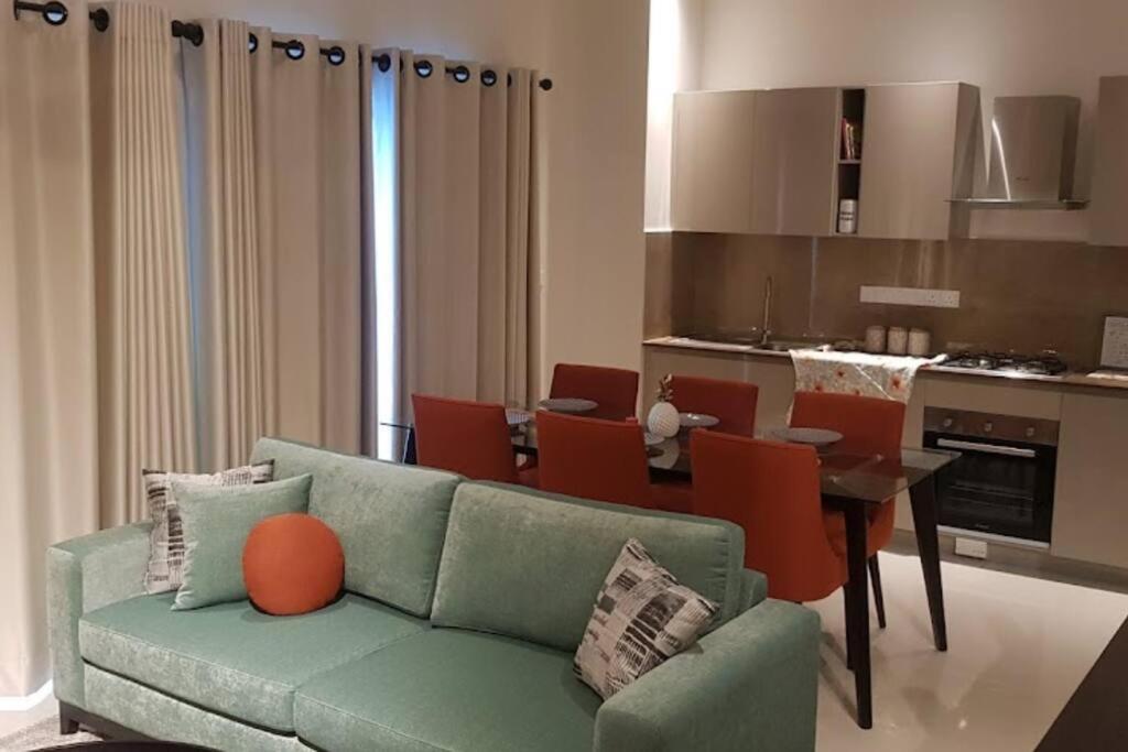 Коломбо: Lovely 3 bedroom fully furnished apartment - Aurum residencies
