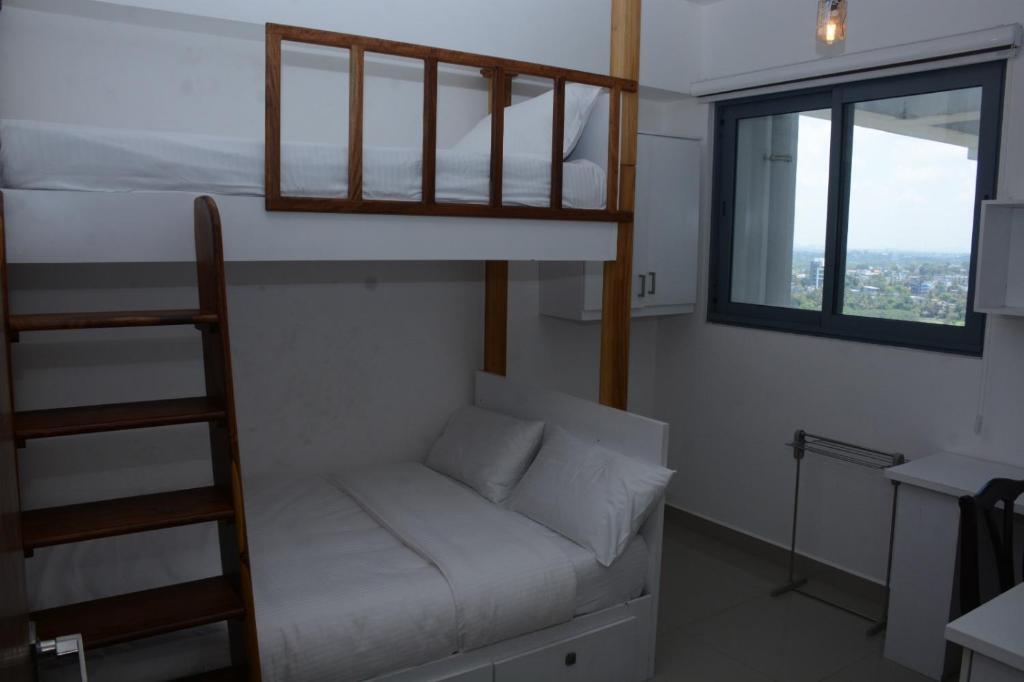 Коломбо: Entire 2 Bedroom Apartment with A/C