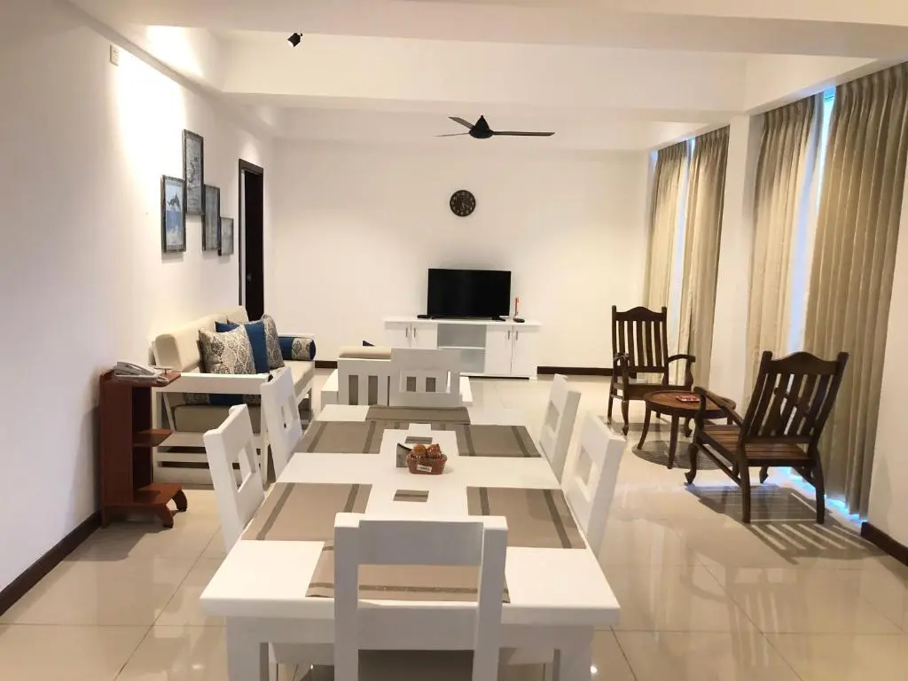 Нилавели: Apartment314 Oceanfront condos Nilaveli