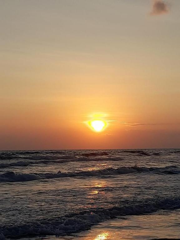 Нилавели: Apartment314 Oceanfront condos Nilaveli