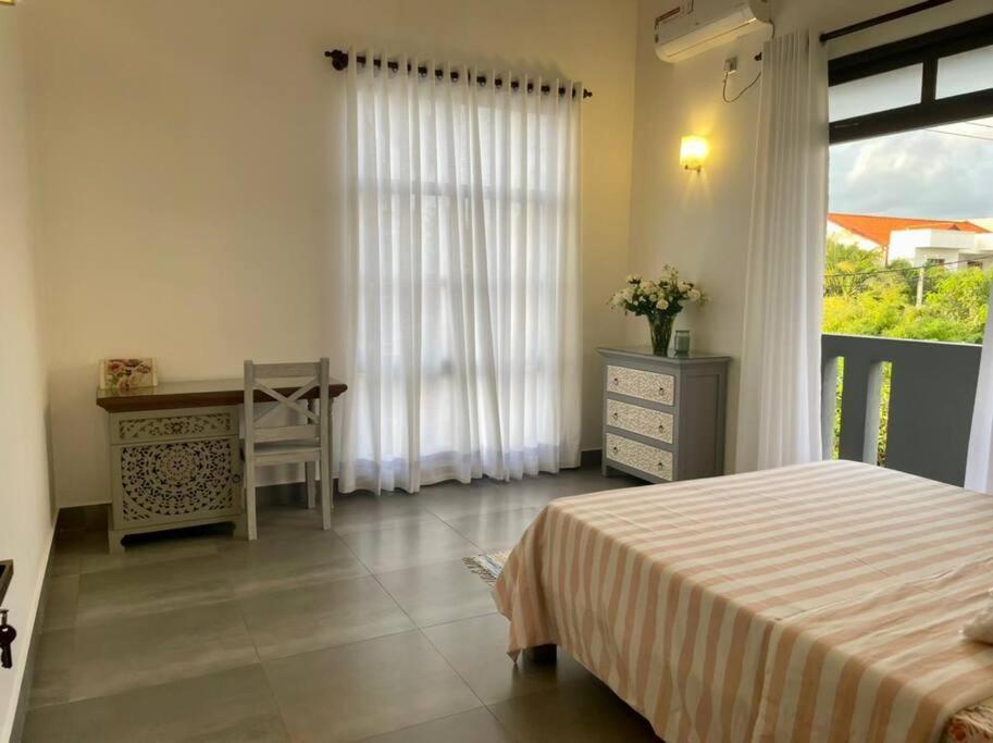 Панадура: Lovely 2-bedroom holiday home with free parking.