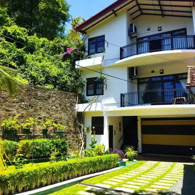 Хиккадува: Edelweiss Residence