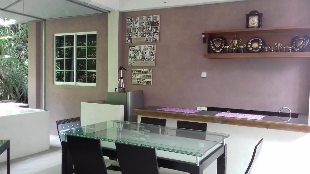 Канди: 46 Tourist Guest House