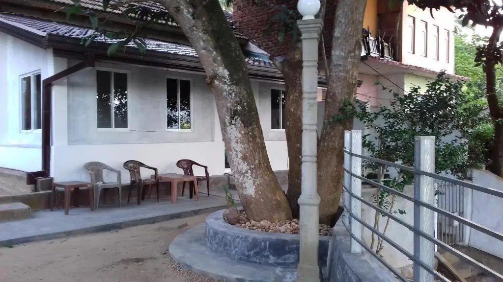 Канди: 46 Tourist Guest House