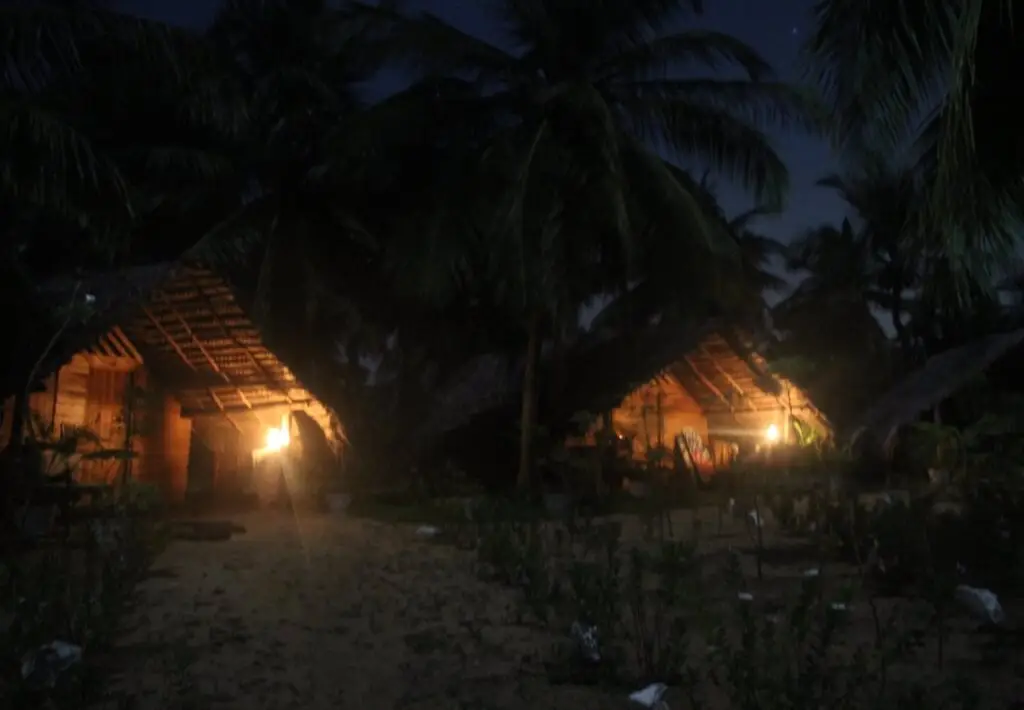 Велайманай: Ruuk Village