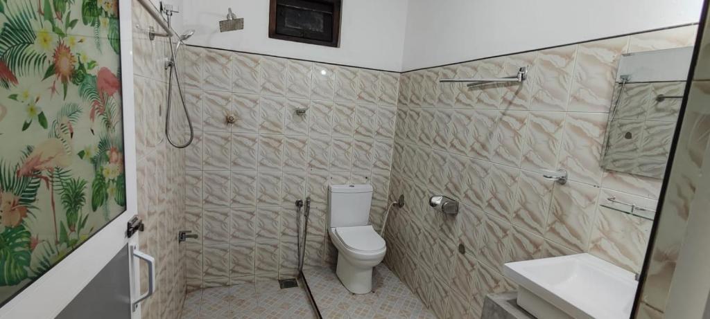 Анурадхапура: Induwara Rest2Guest Rajarata (Induwara R2G)