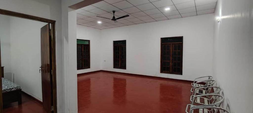Анурадхапура: Induwara Rest2Guest Rajarata (Induwara R2G)