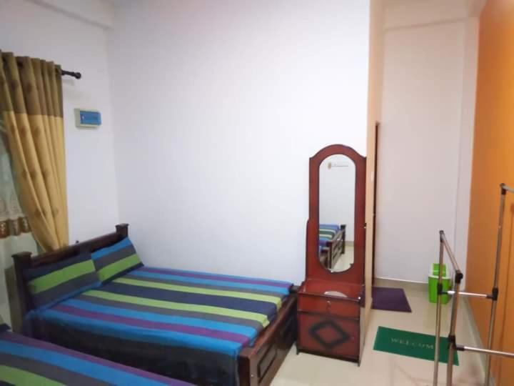 Катарагама: New Dinu Holiday Inn
