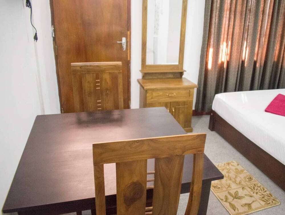 Коломбо: Yoho Solid Hotel Colombo 05