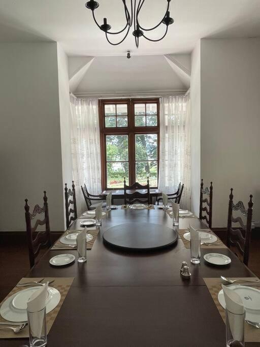 Нувара-Элия: 5-Bedroom Netherleigh Heritage Bungalow by Lake Gregory