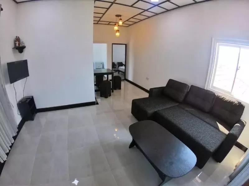 Негомбо: 1 Roomed furnished House in Negombo