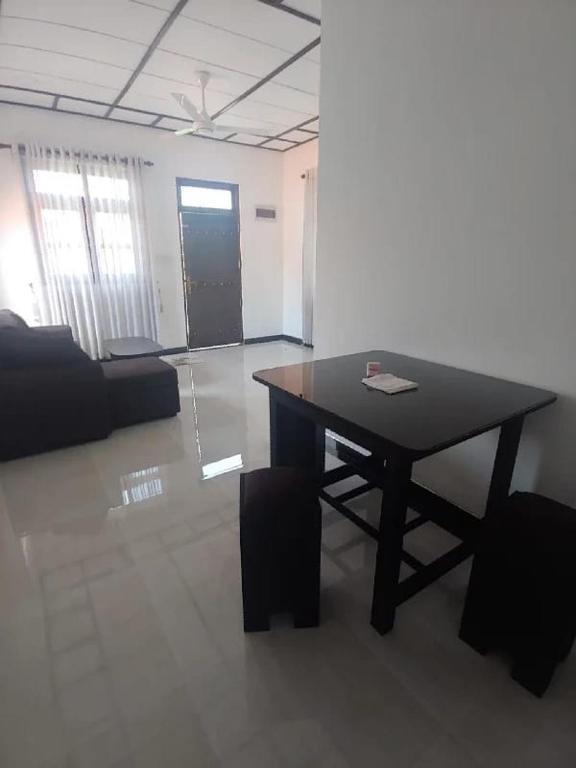 Негомбо: 1 Roomed furnished House in Negombo