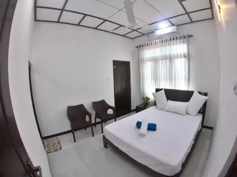 Негомбо: 1 Roomed furnished House in Negombo