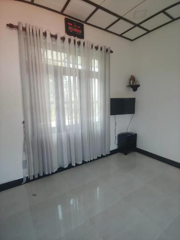 Негомбо: 1 Roomed furnished House in Negombo