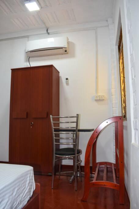 Аругам-Бэй: Three Room (2 A/C) Rest House in Arugam Bay