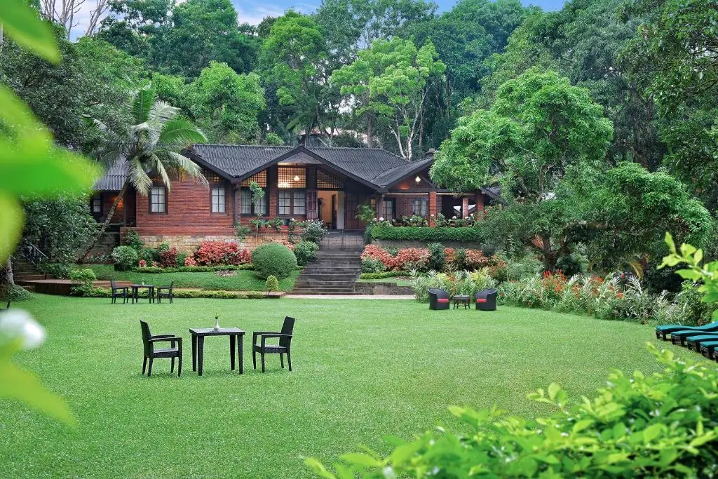 Канди: Homes Bungalow by Tree of Life