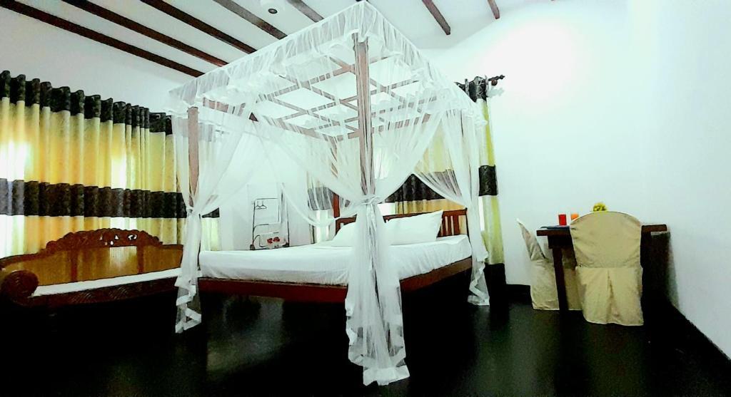Матара: Isuru Holiday Inn