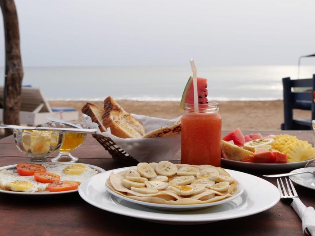 Нилавели: Vitamin sea beach hostel