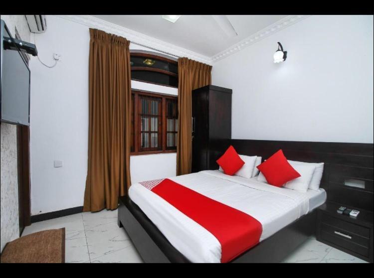 Коломбо: OYO MotelVIP