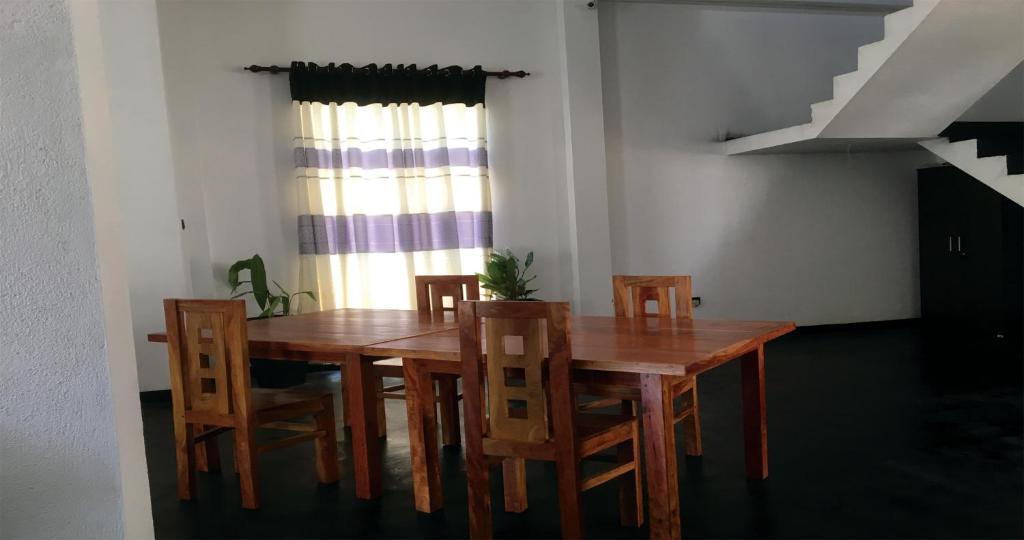 Диквелла: Surfing Sea Hiriketiya 3 Bed Room Entire Villa