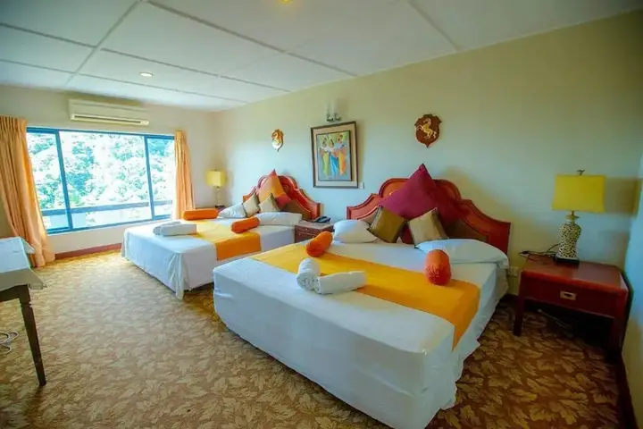 Канди: Brookside Nature Hotel