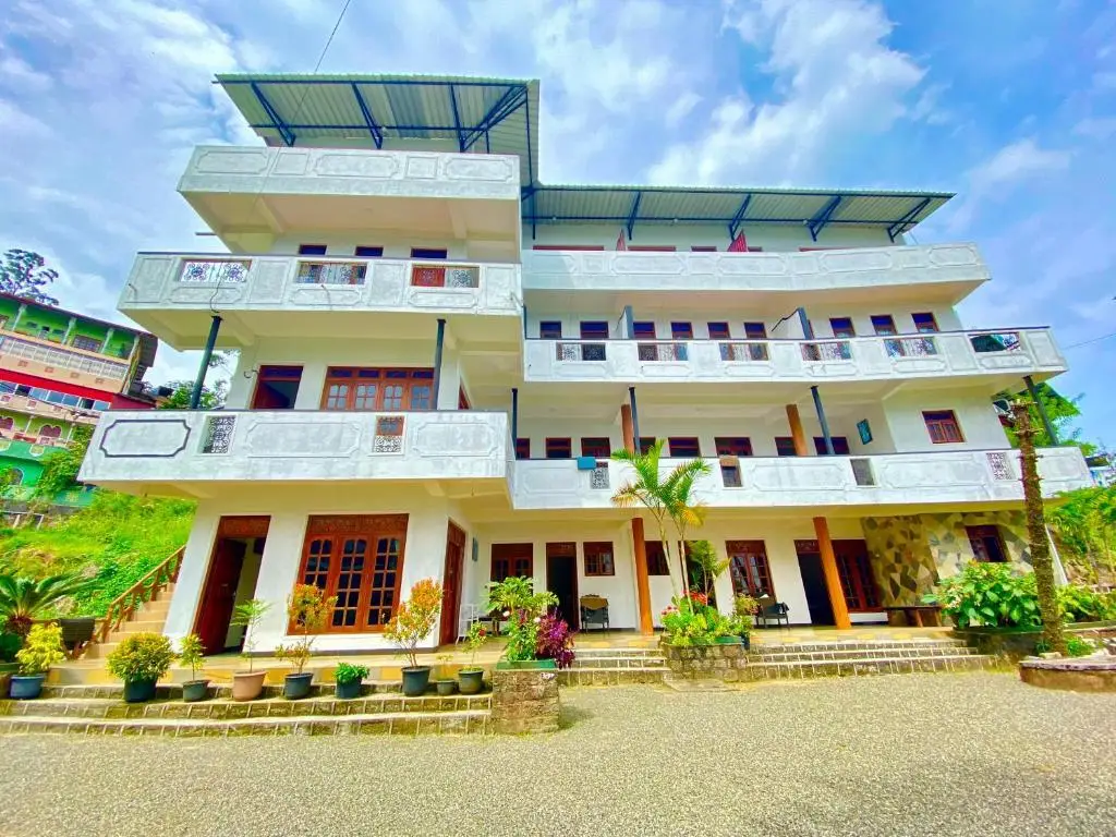 Хапутале: sri lak residence
