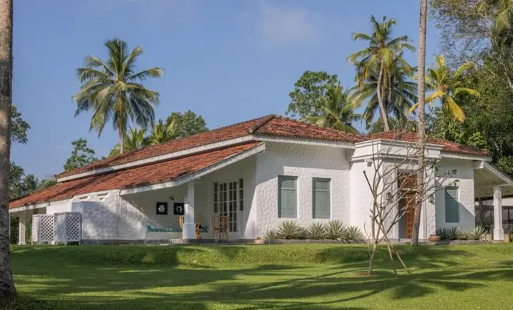 Тальпе: Breathtaking Villa In 02 Acres Of Tropical Walled-in Gardens