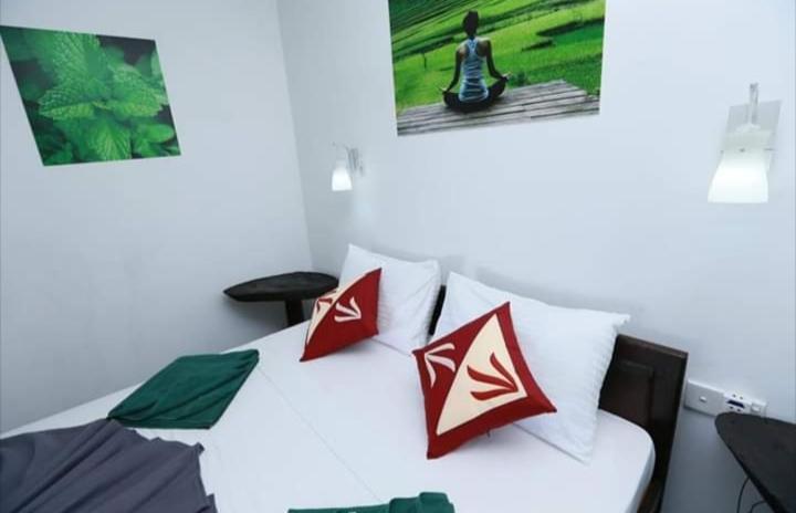 Элла: Aji's Place in Ella