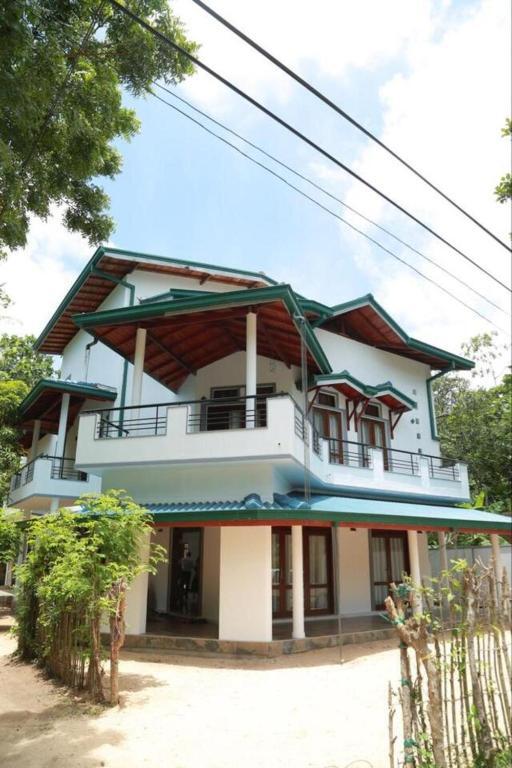 Велигама: Palermo House