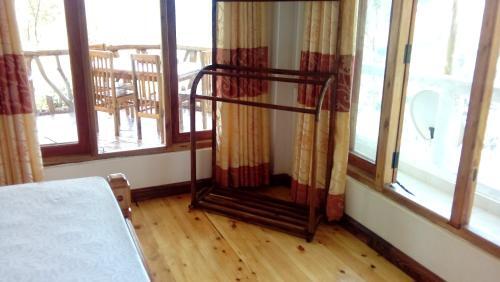 Элла: Mountain Range Cottage